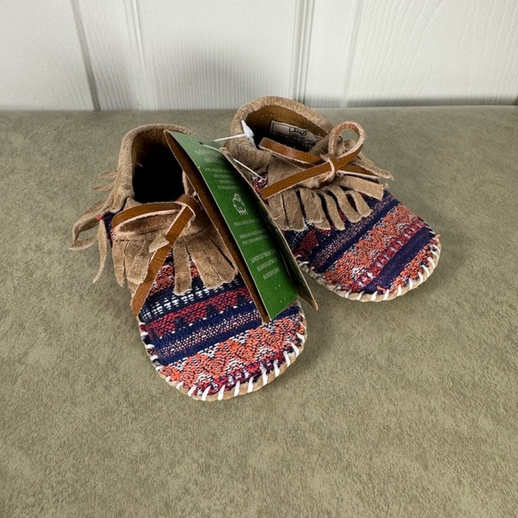 NWT Lamo Fringe Chestnut Multicolor Baby Suede Moccasin Size Small - Picture 1 of 6